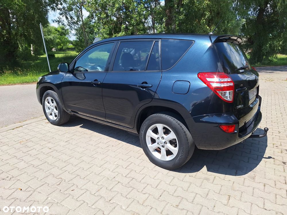 Toyota RAV4 - 8