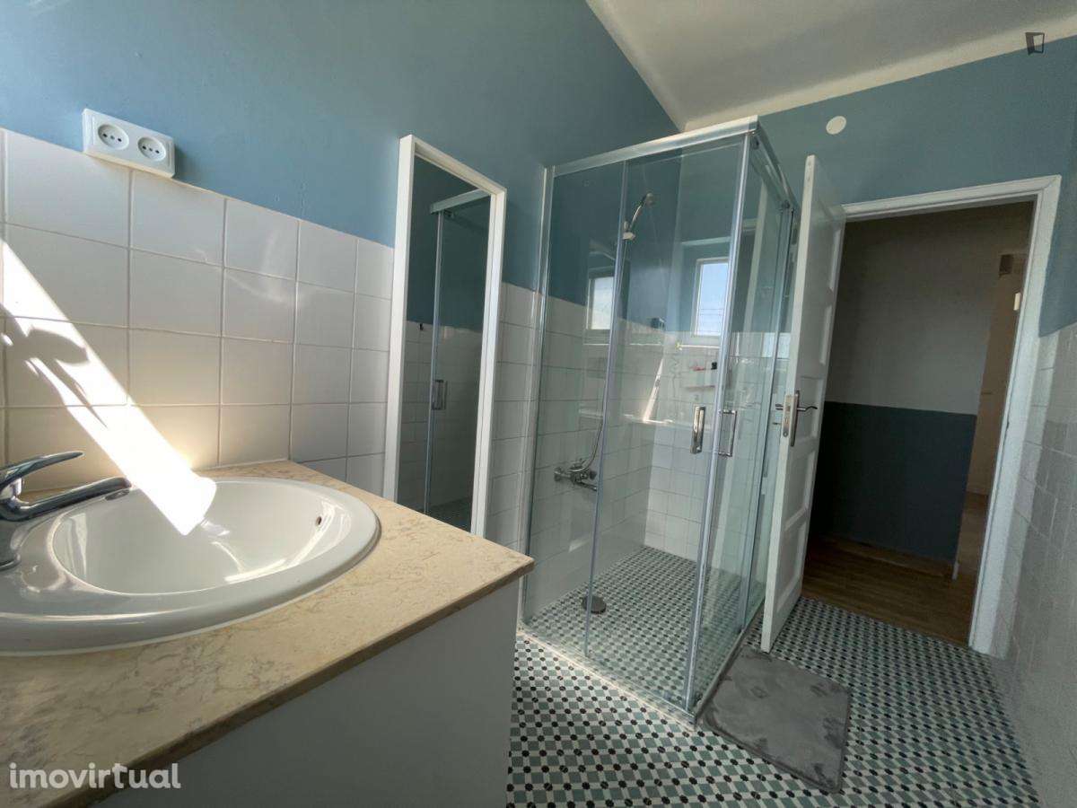 Quarto - localizado em Santarem - Grande imagem: 5/9