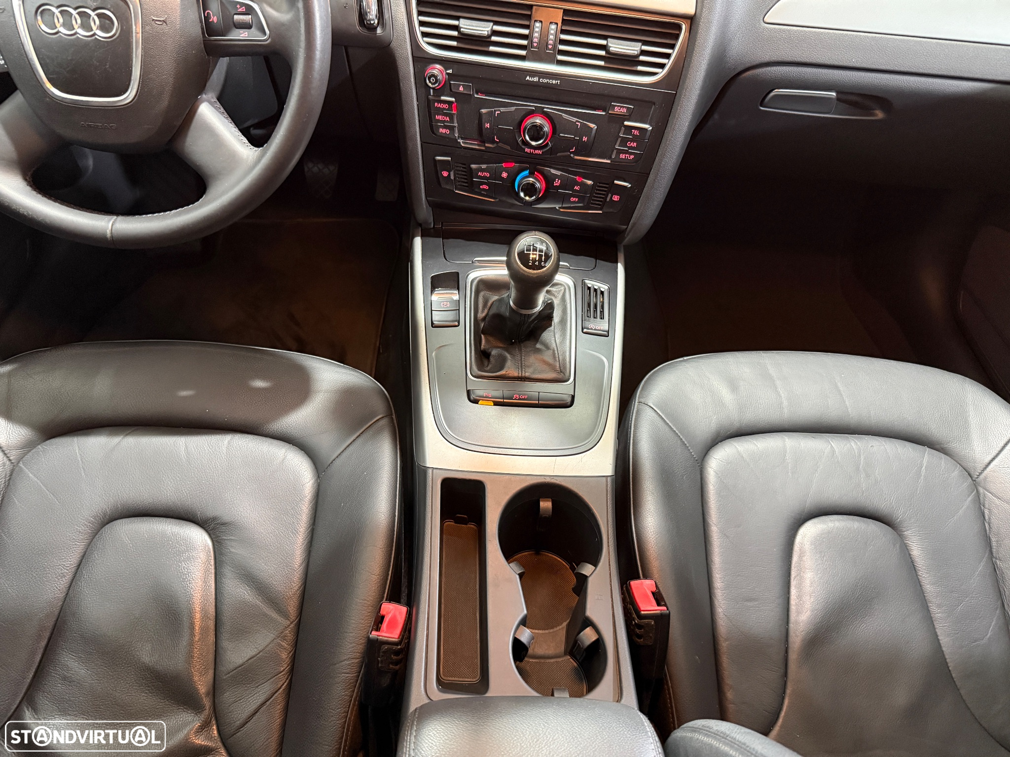 Audi A4 Avant 2.0 TDI Advance - 24