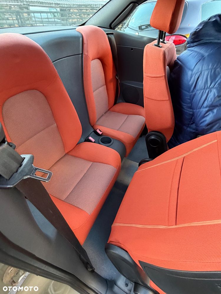 Mitsubishi Colt - 11