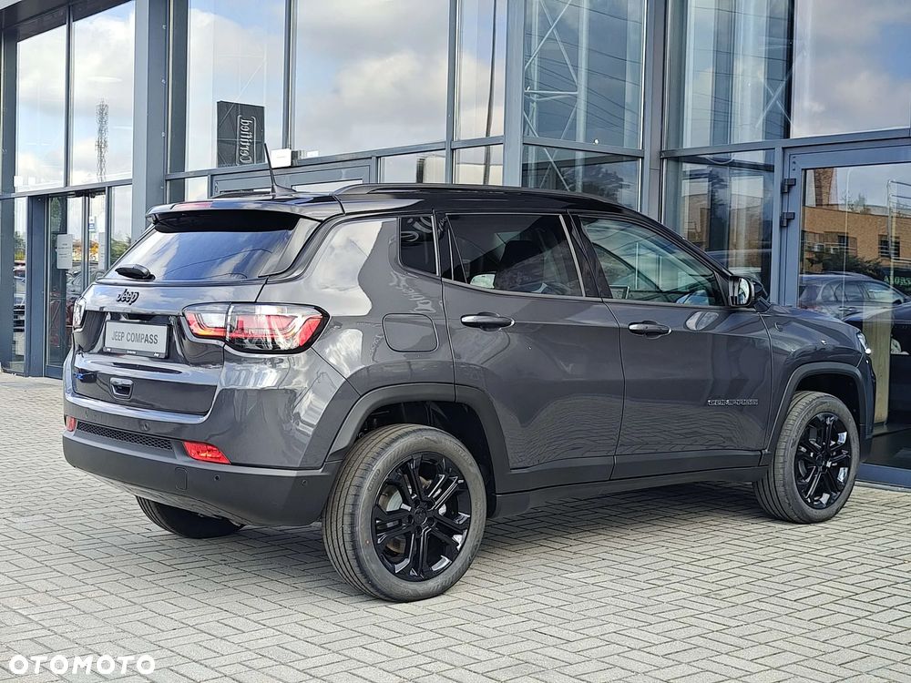 Jeep Compass - 8