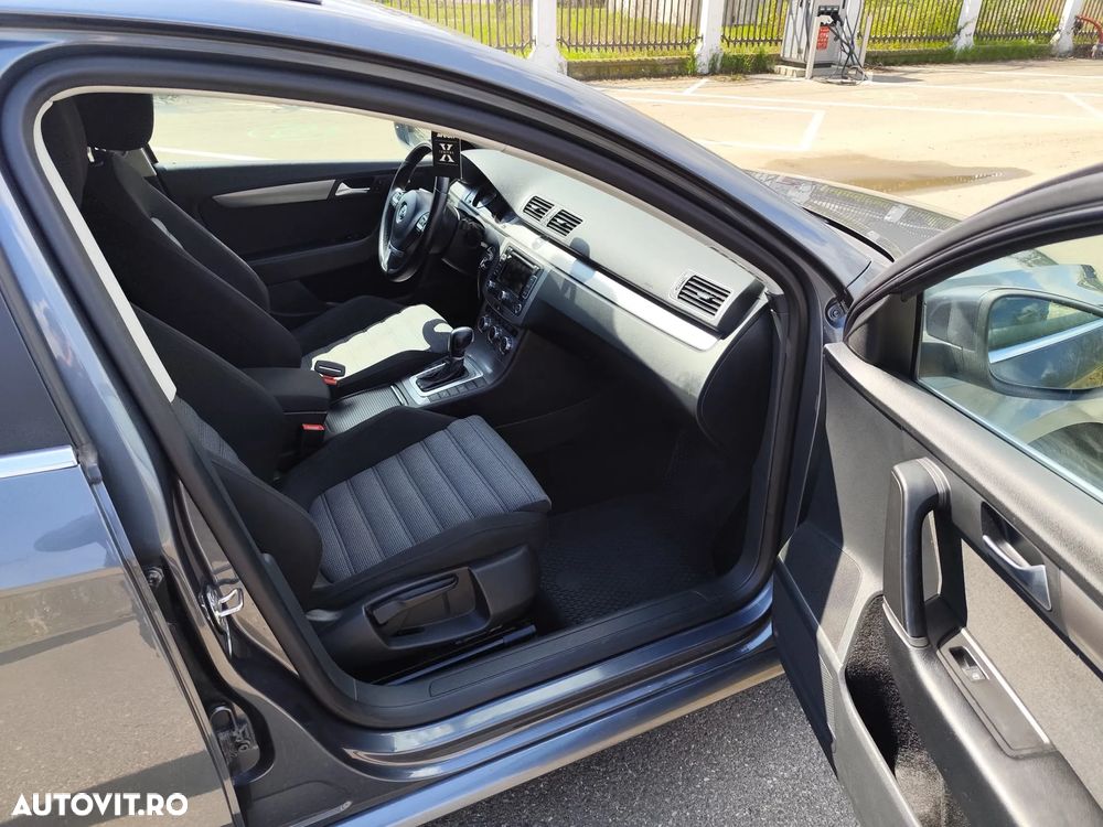 Volkswagen Passat - 12
