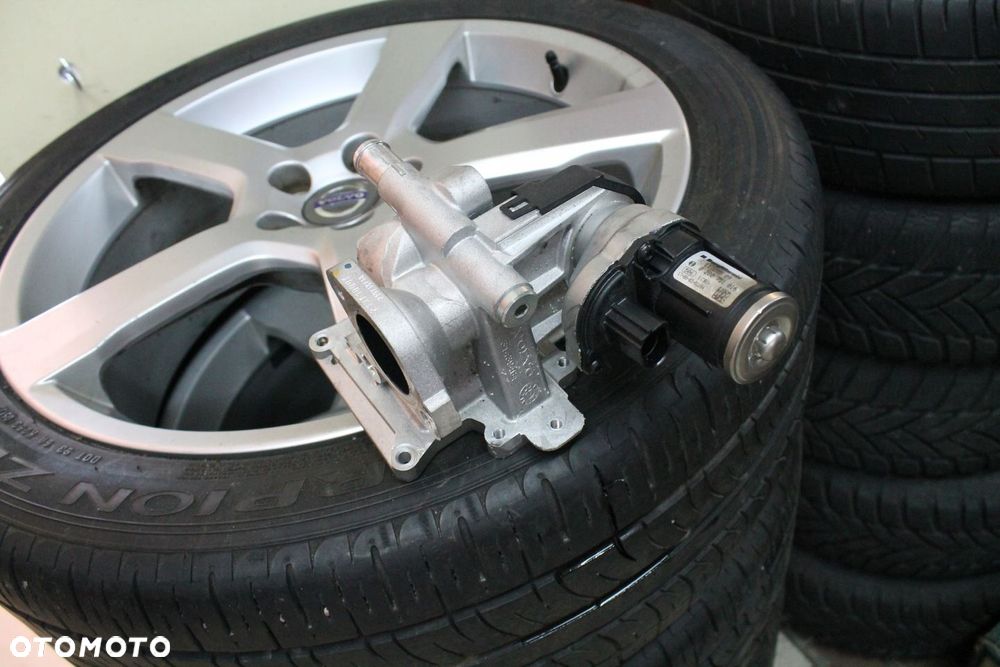 VOLVO V40 XC60 S90 V90 XC90 2.0 DIESEL ZAWÓR EGR - 1