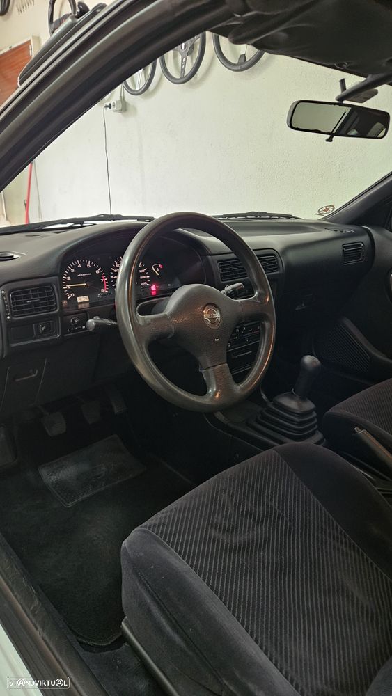 Nissan 100 NX 1.6 - 11