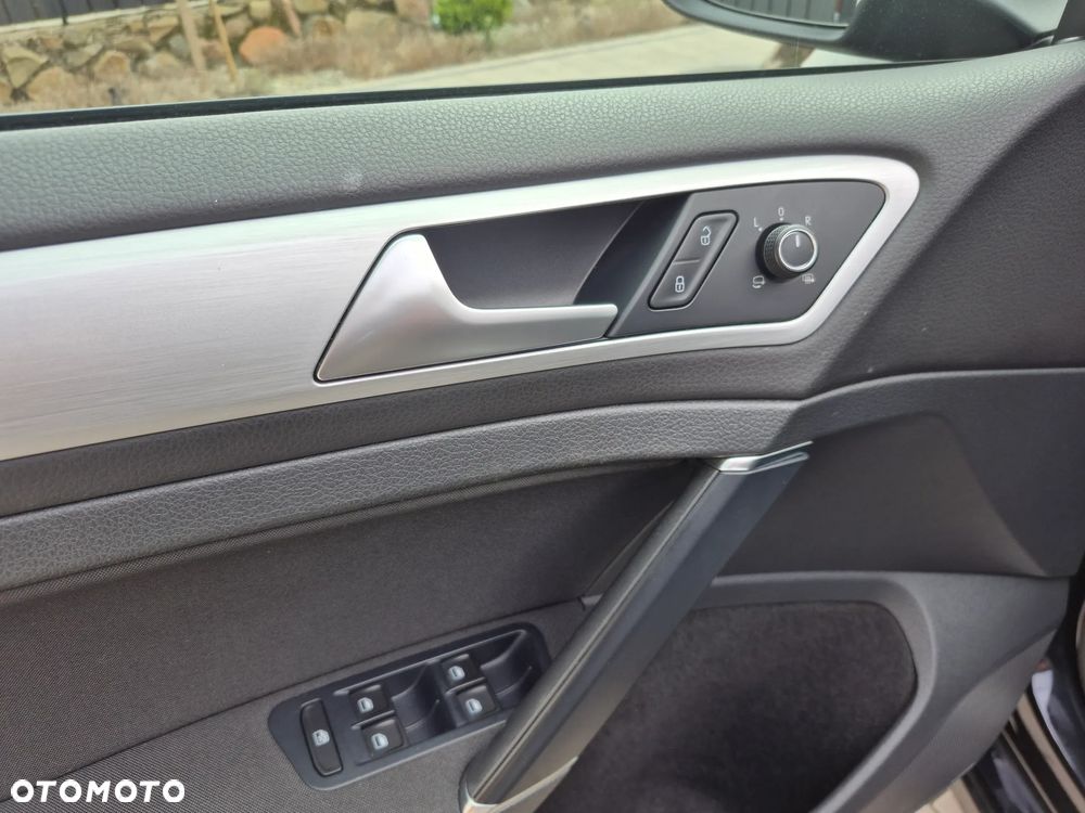 Volkswagen Golf - 20