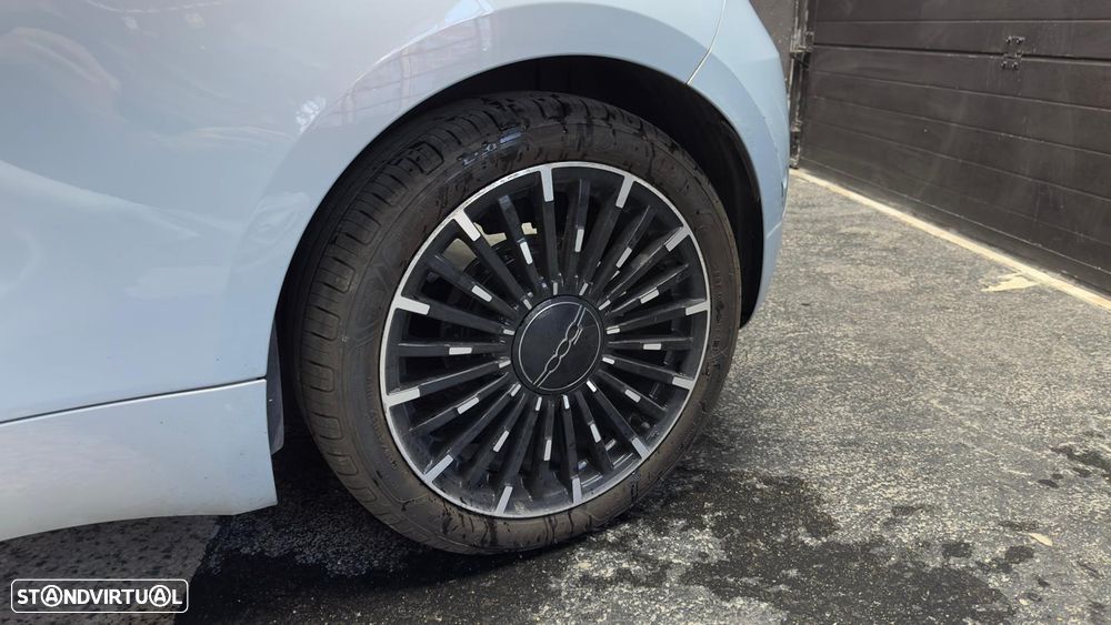 Fiat 500e La Prima - 18