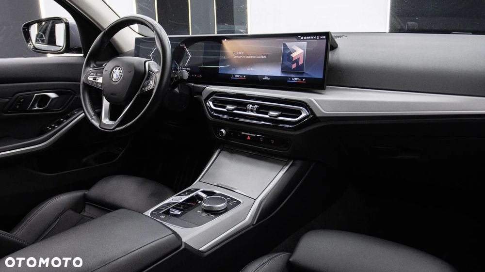 BMW Seria 3 318i M Sport sport - 16
