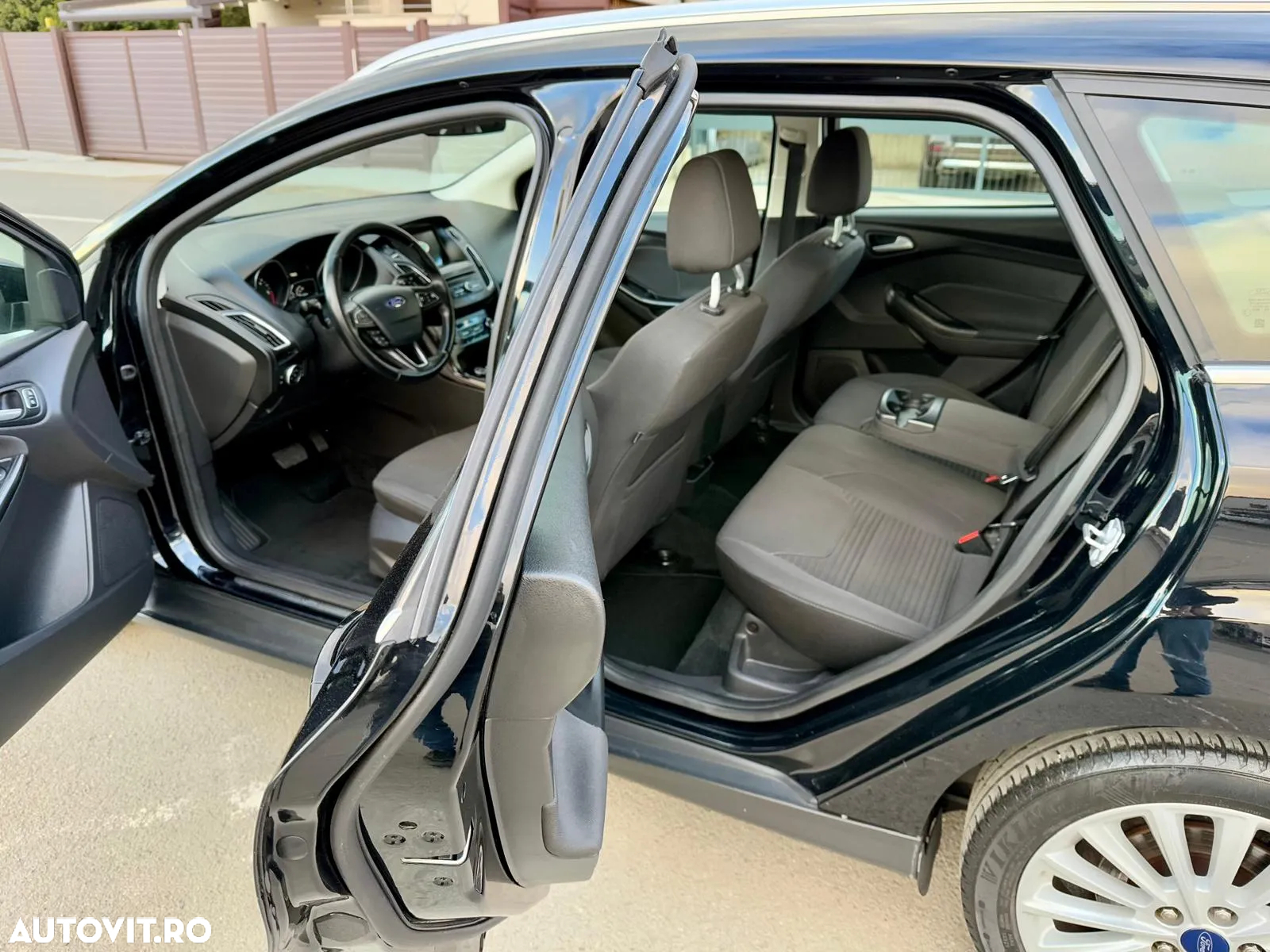 Ford Focus 1.5 EcoBlue Start-Stopp-System Aut. TITANIUM - 12
