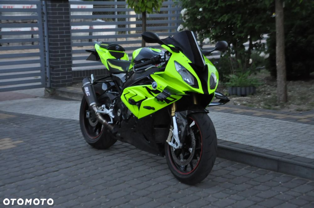 BMW S - 32