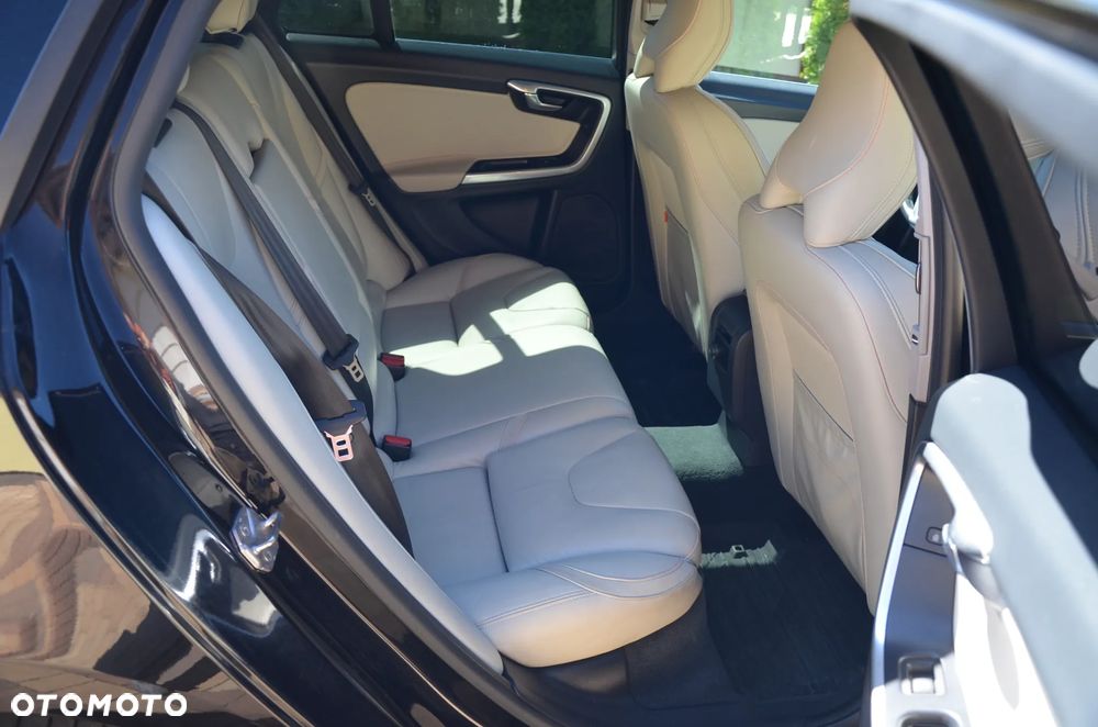 Volvo V60 B4 D Geartronic RDesign - 21