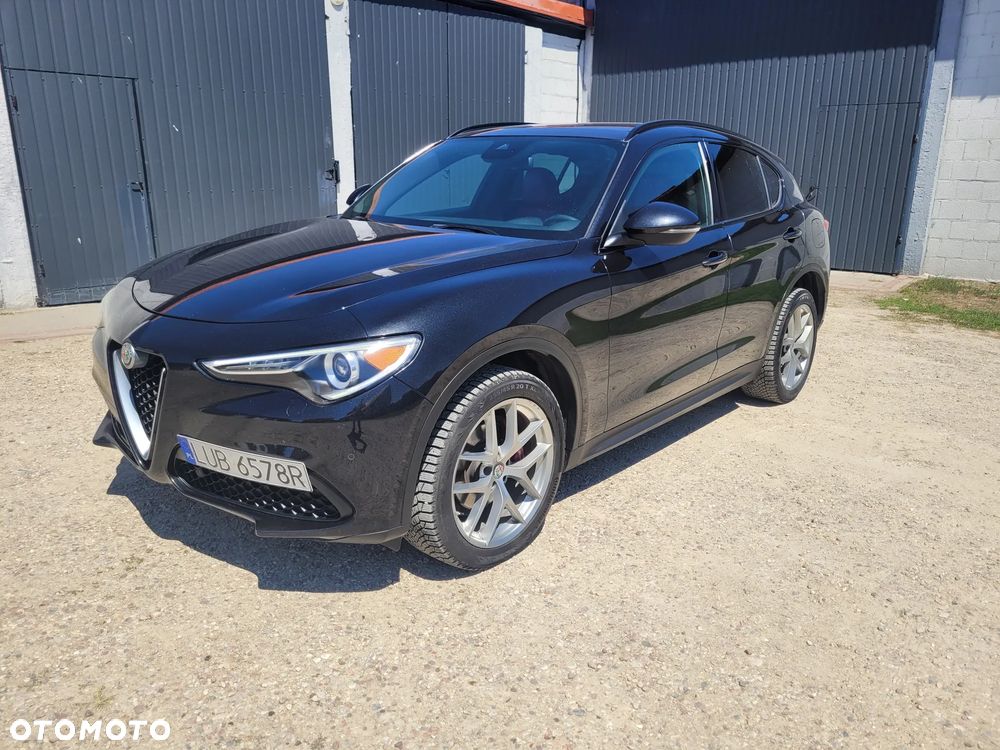 Alfa Romeo Stelvio 2.0 Turbo 16V AT8-Q4 Veloce Ti - 1