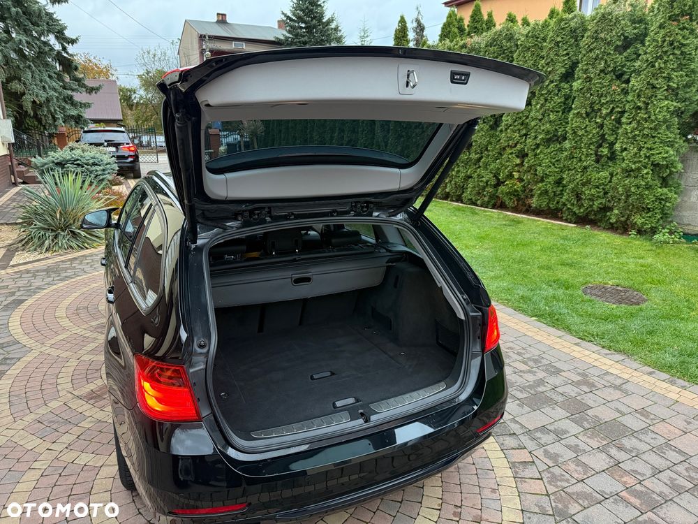 BMW Seria 3 320d Sport-Aut Sport Line - 37