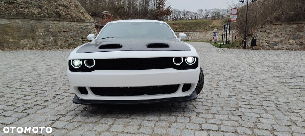 Dodge Challenger - 1