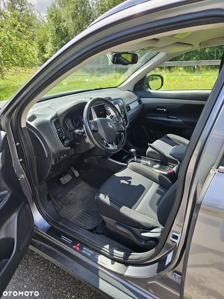 Mitsubishi Outlander 2.0 Intense Comfort 4WD CVT - 21