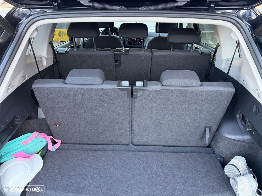 VW Tiguan Allspace - 16