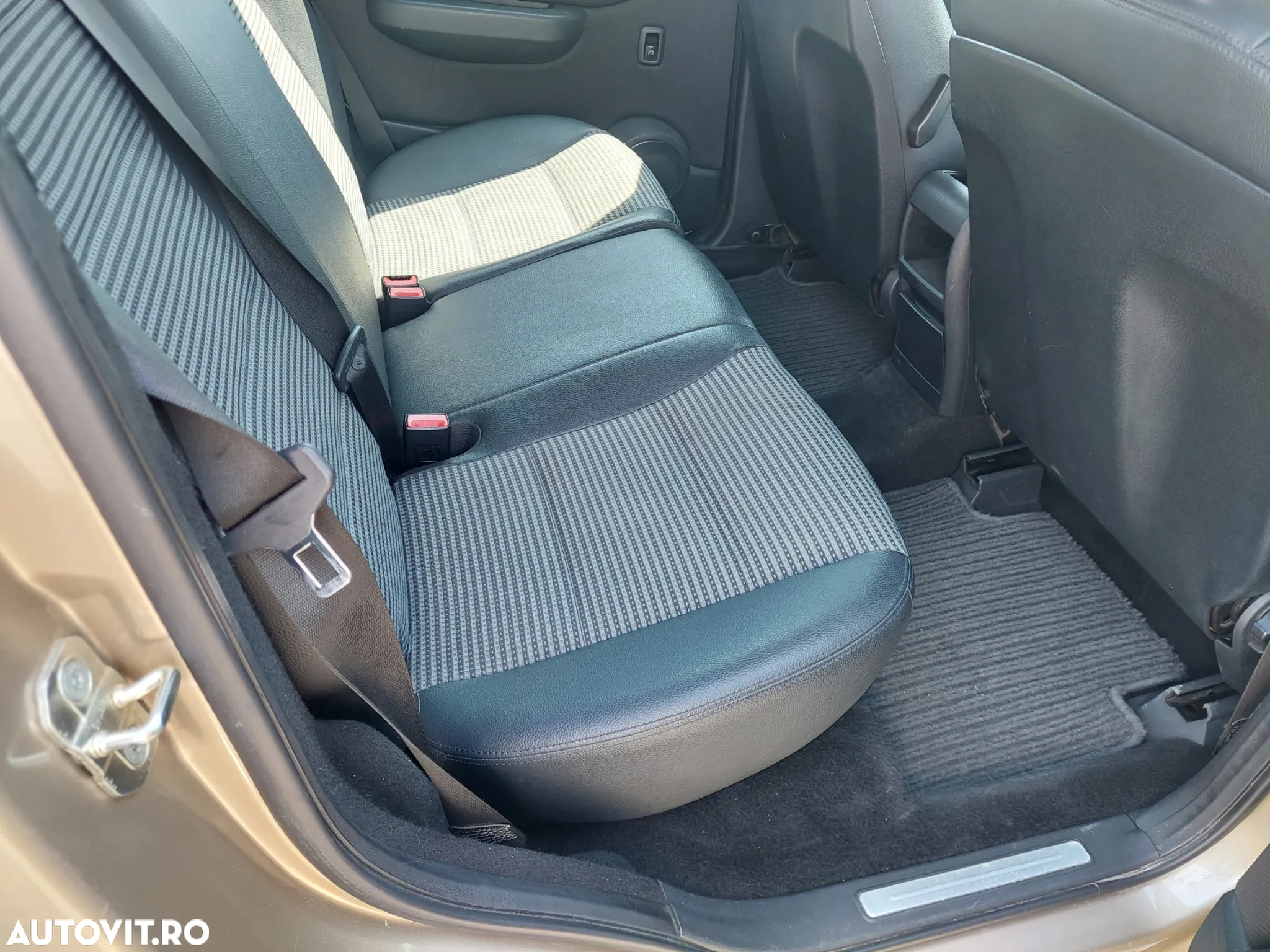 Mercedes-Benz B 180 CDI DPF - 7