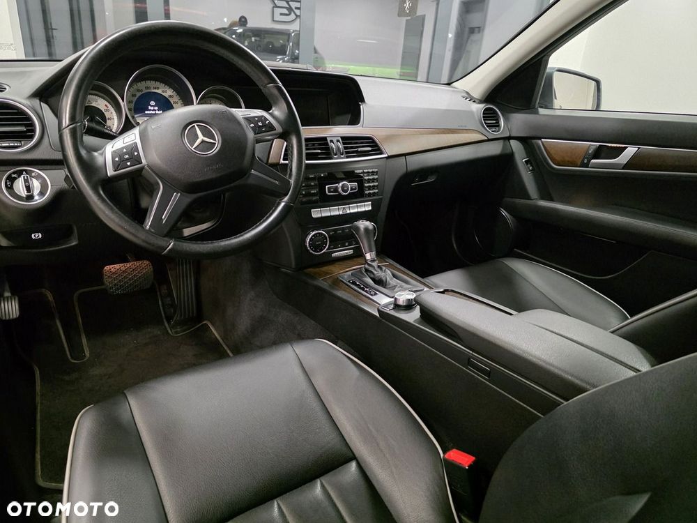Mercedes-Benz Klasa C 180 BlueEFFICIENCY 7G-TRONIC Elegance - 15