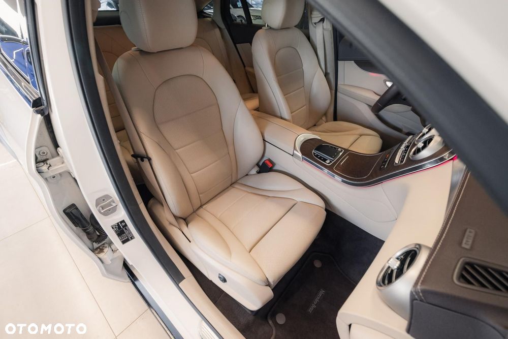 Mercedes-Benz GLC 300 e 4-Matic - 16