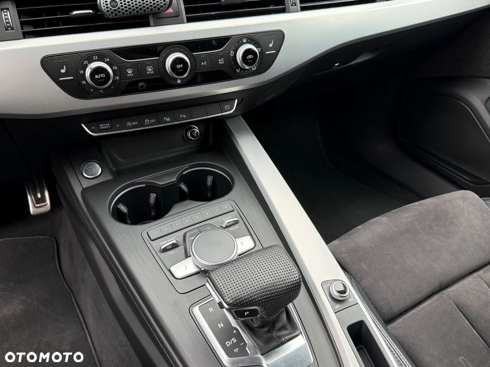 Audi A4 Avant 2.0 TDI Sport S tronic - 33