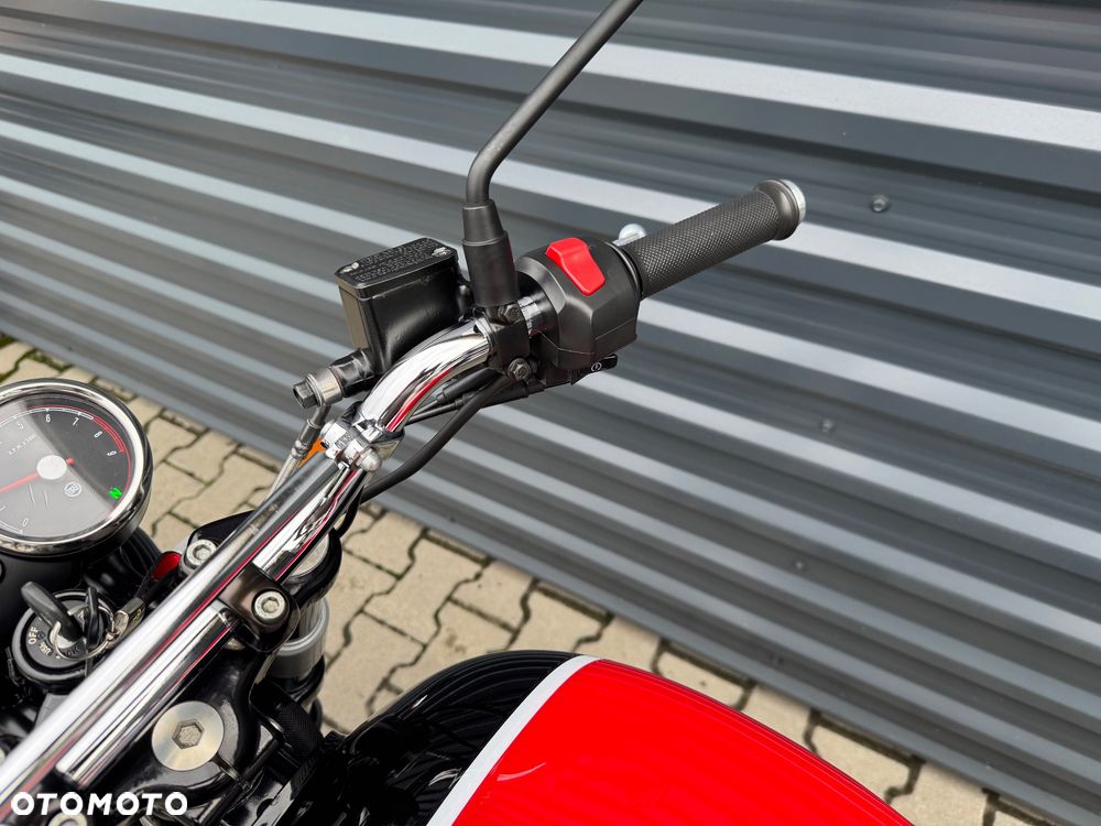 Royal Enfield Interceptor - 12