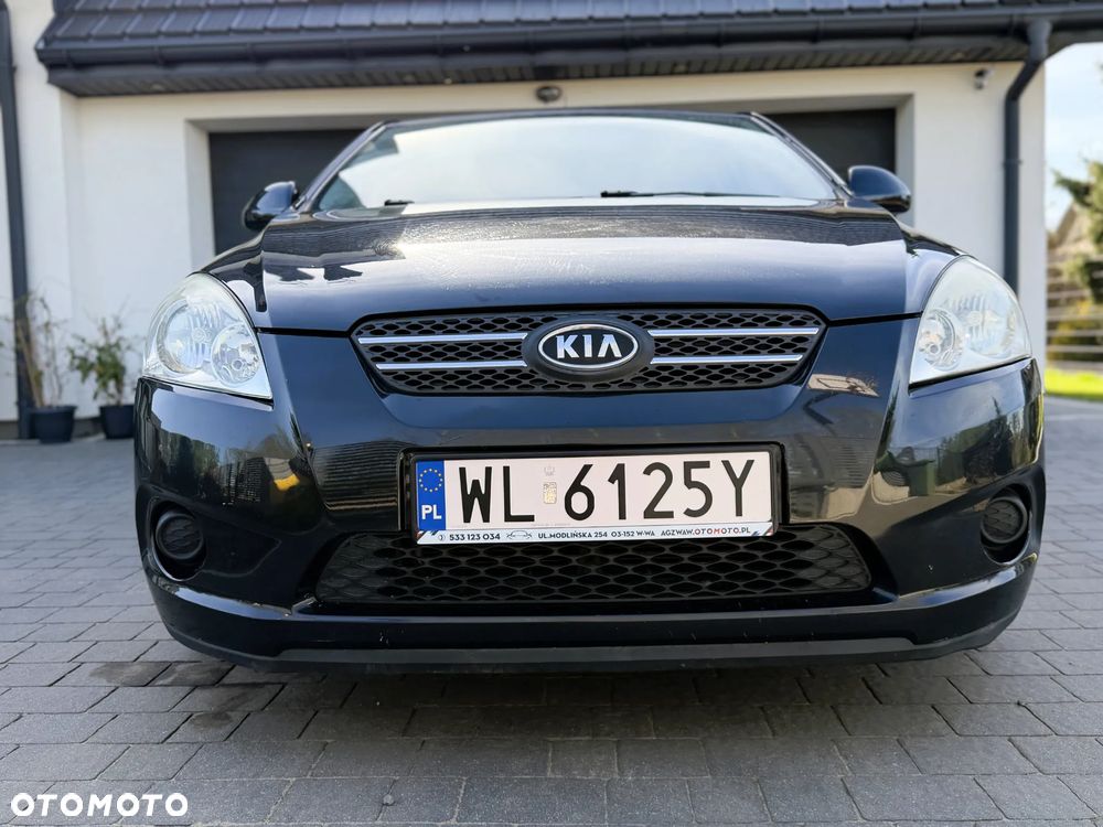 Kia Ceed - 30