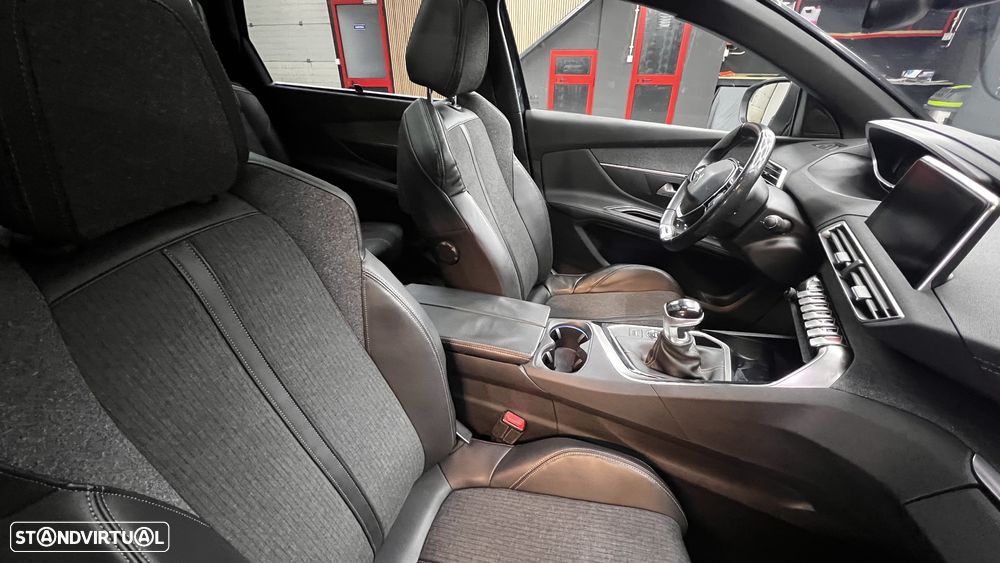 Peugeot 5008 1.6 BlueHDi GT Line - 40