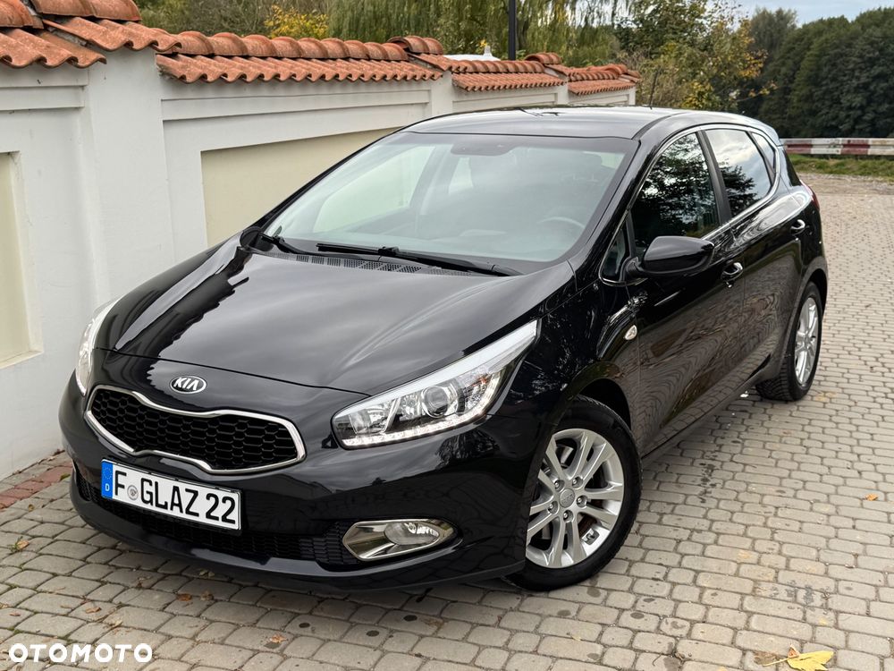 Kia Ceed - 40