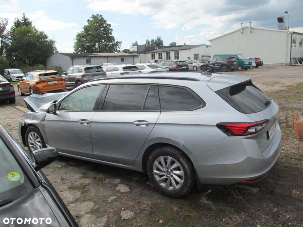 Skoda Superb 2.0 TDI SCR Essence DSG - 4