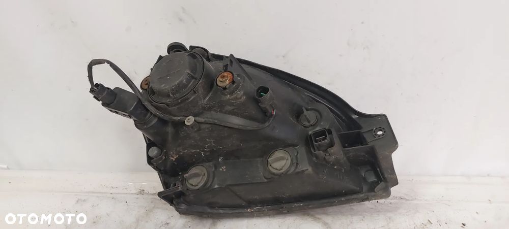 .  PRZOD PRZEDNIA LAMPA LEWA HYUNDAI TUCSON 1 - 6