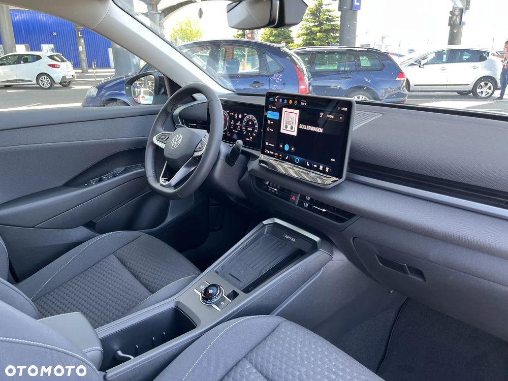 Volkswagen T-Roc 1.5 eTSI Life DSG - 23
