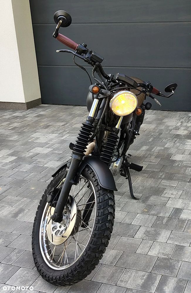 Yamaha SR - 8