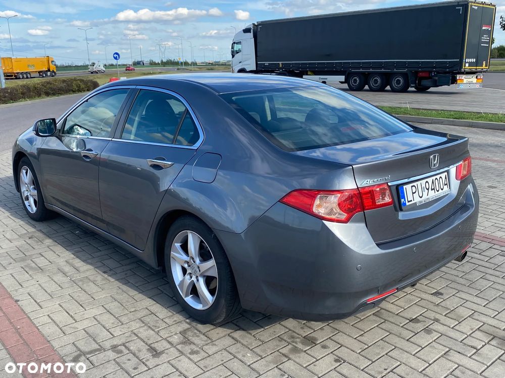 Honda Accord 2.0 Lifestyle - 4