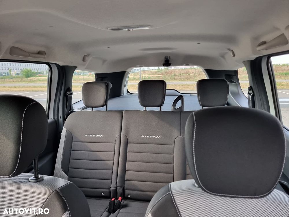 Dacia Lodgy TCe 130 GPF Stepway - 23