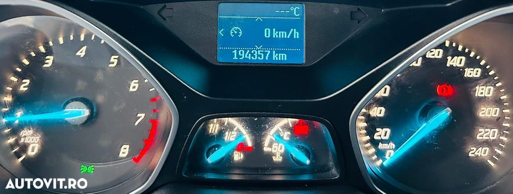 Ford Kuga 1.6 EcoBoost 2x4 Trend - 28