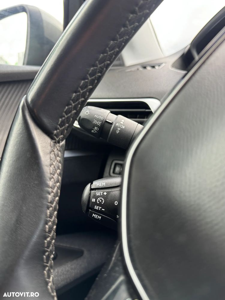 Peugeot 3008 PureTech 130 Stop & Start GPF Active Business-Paket - 27