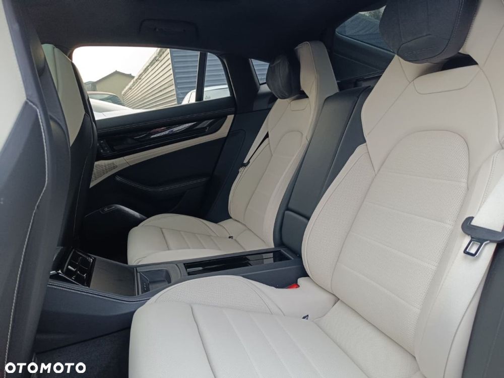 Porsche Panamera - 21