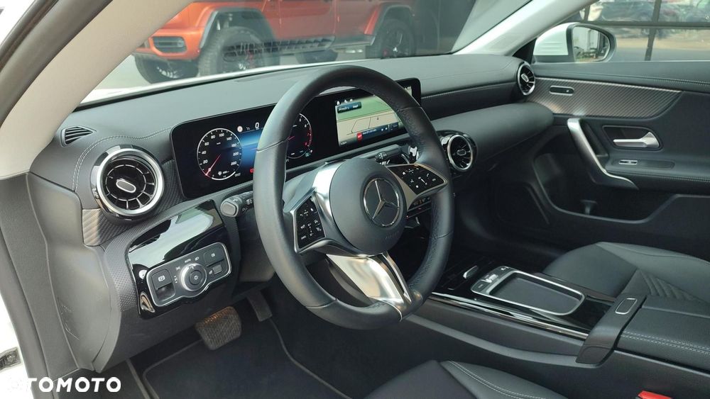 Mercedes-Benz CLA - 10