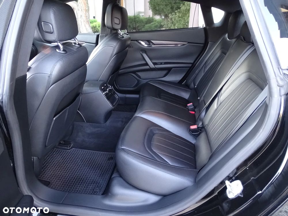 Maserati Quattroporte - 18