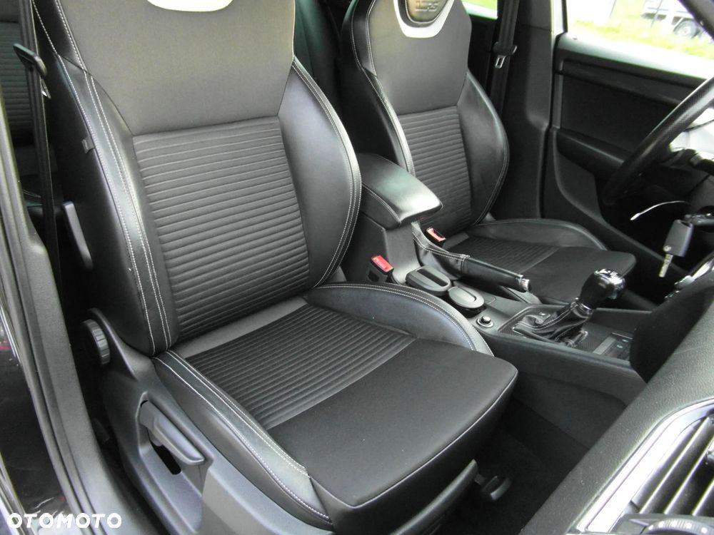 Skoda Octavia 2.0 TDI DSG RS - 21