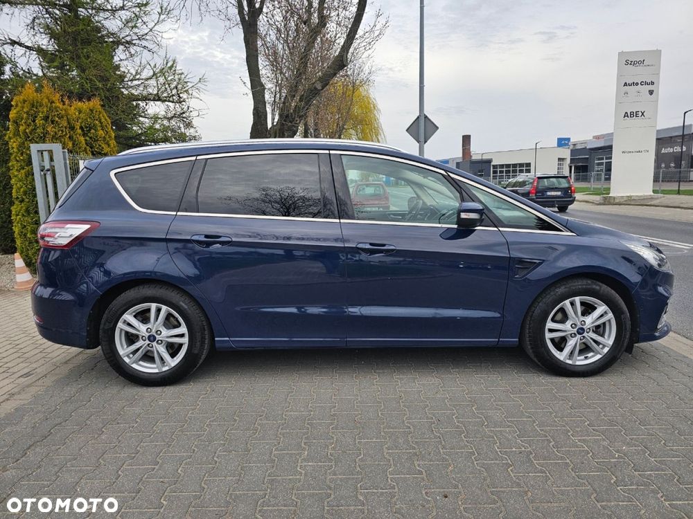 Ford S-Max - 13