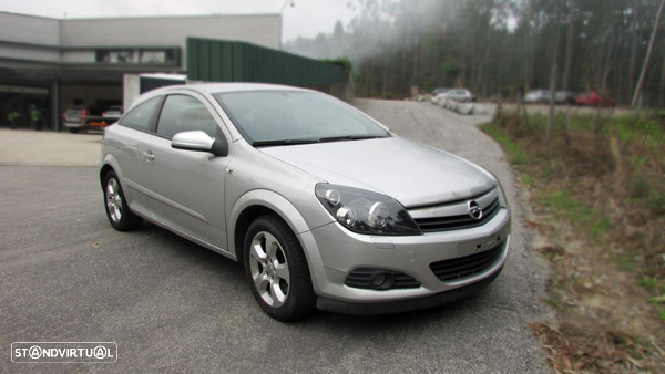 Opel Astra 1,9 CDTI (150cv) de 2005 - Peças Usadas (6823)