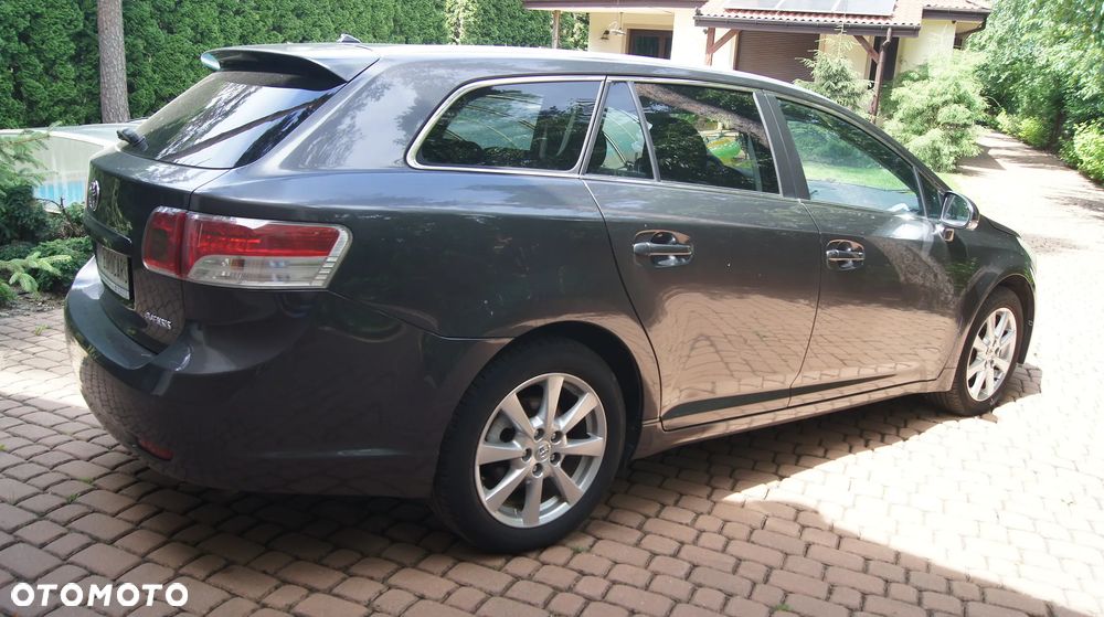 Toyota Avensis - 6