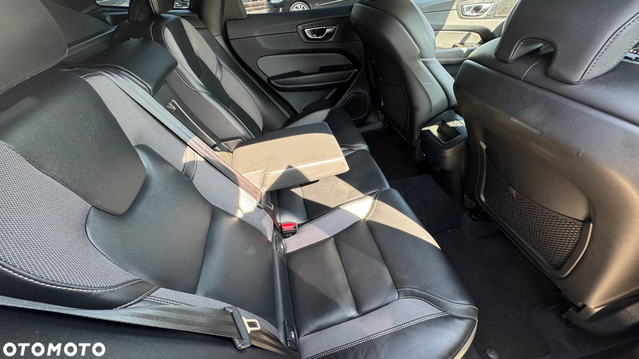 Volvo XC 60 B4 D Geartronic RDesign - 26