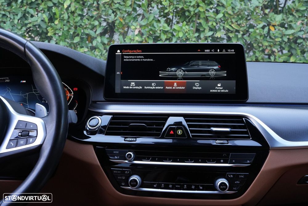 BMW 520 d Pack Desportivo M Auto - 35