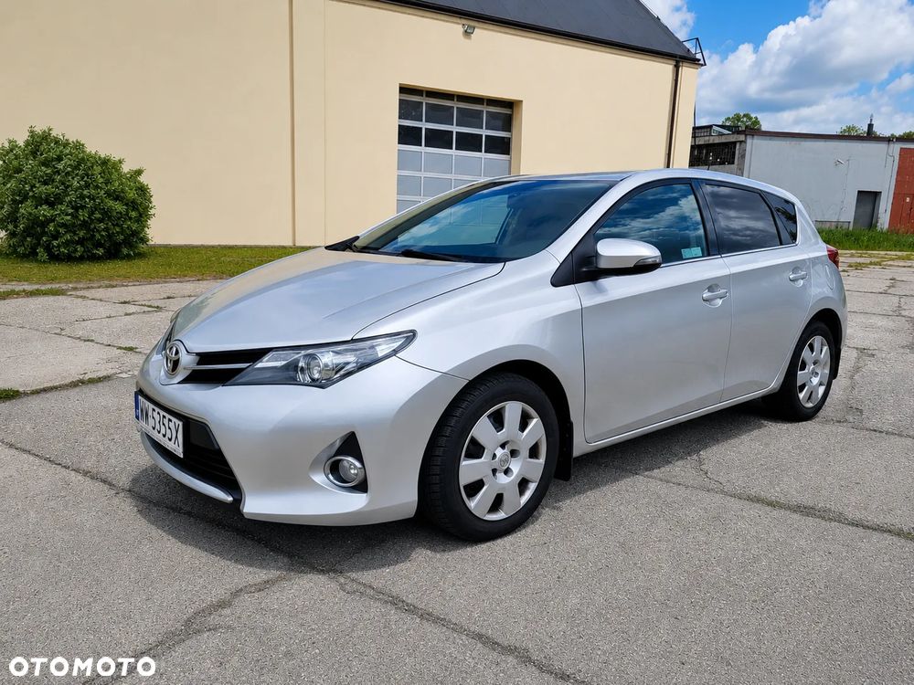 Toyota Auris 1.6 Premium - 11