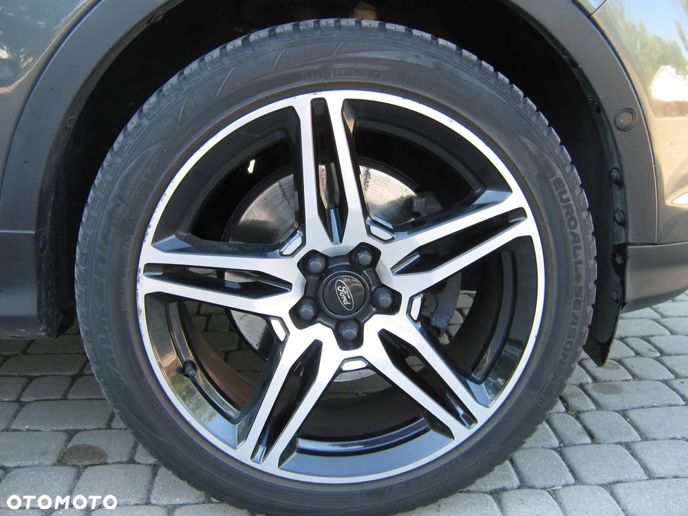 Ford Kuga 2.0 TDCi 2x4 Titanium - 16