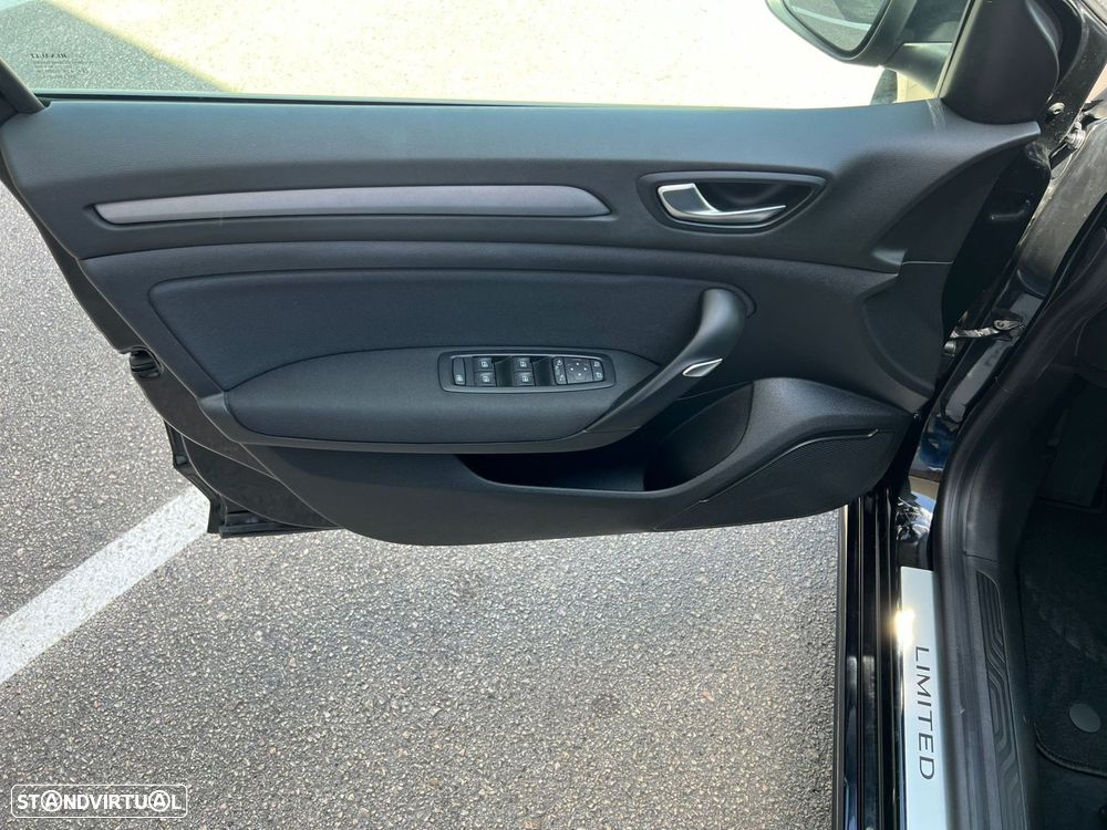Renault Mégane 1.5 Blue dCi Limited - 11