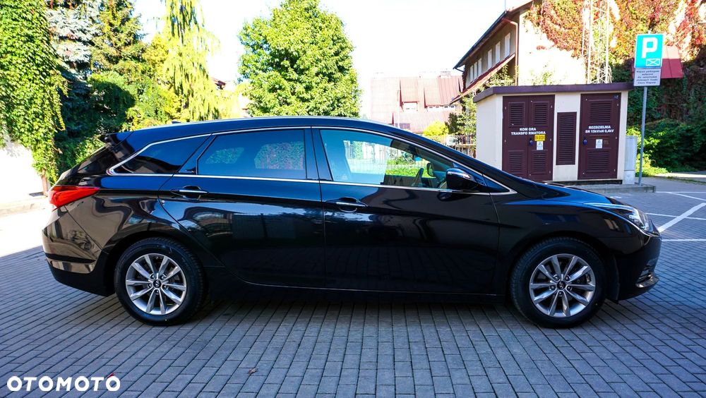 Hyundai i40 Kombi blue 1.6 Trend - 18