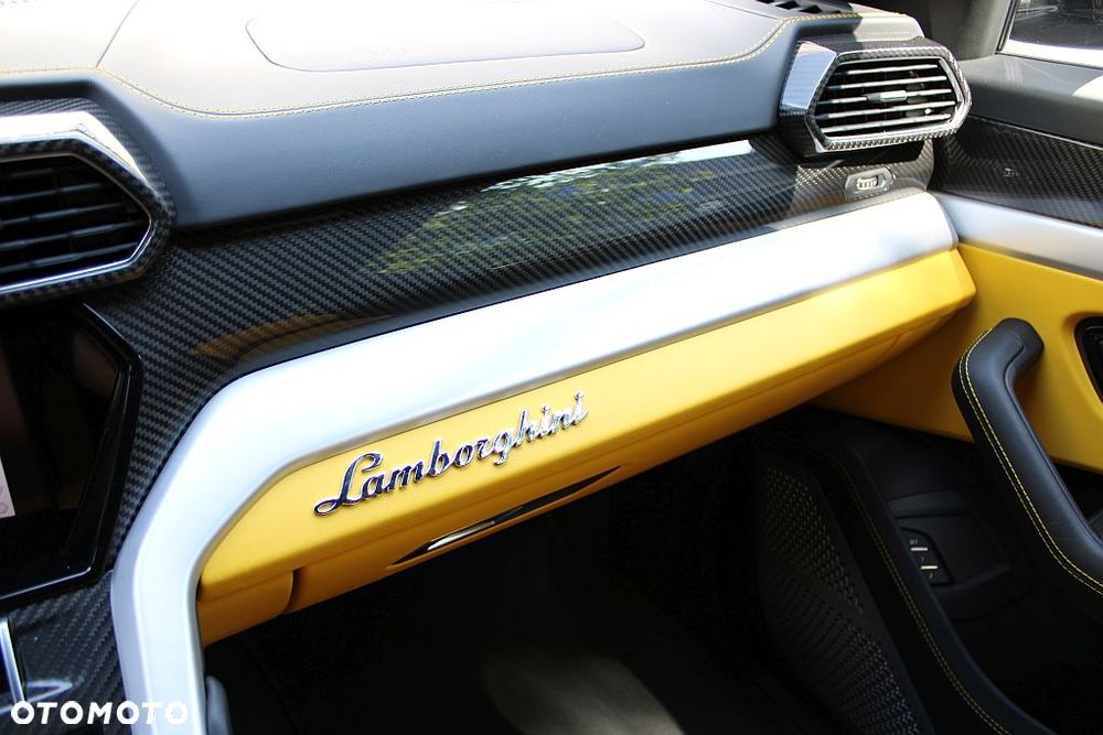Lamborghini Urus Standard - 27