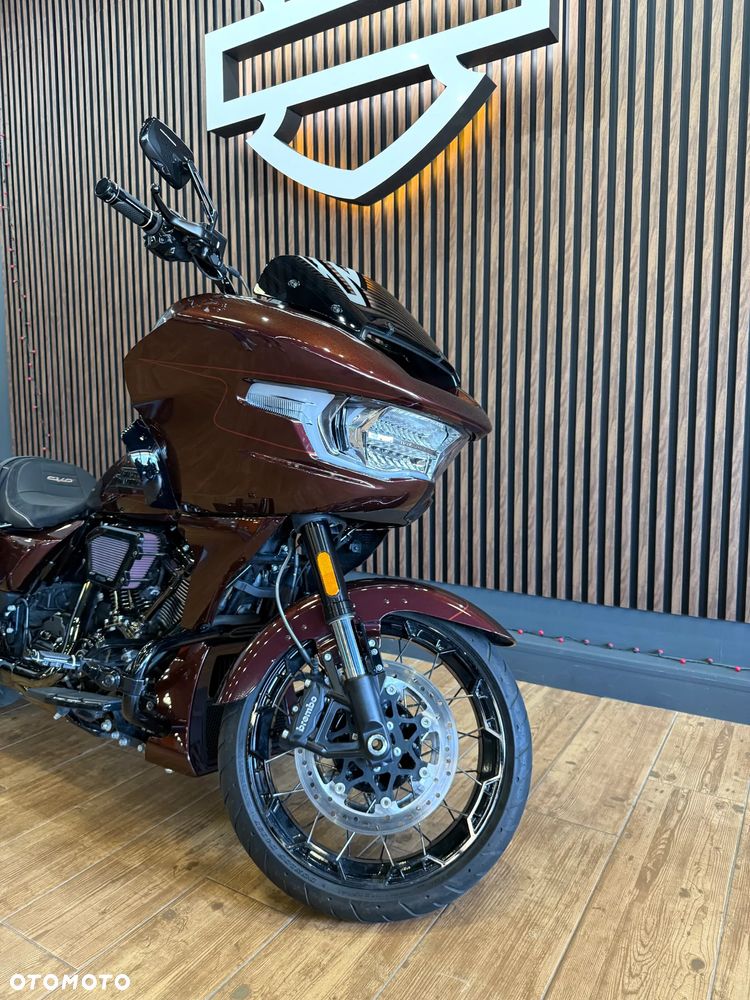 Harley-Davidson Touring Road Glide - 2